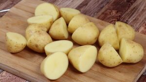 batatas cortadas ao meio