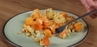 Abóbora cozida com ovos e cebola abobora cozida