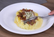 Jantar fácil e rápido com batatas e carne moída