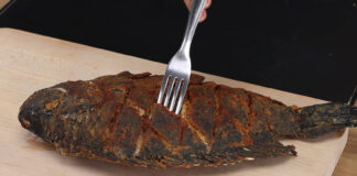 Peixe frito com tempero de mostarda