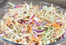 Salada de Repolho, uma opção refrescante e saborosa para acompanhar diversos pratos Salada de Repolho, uma opção refrescante e saborosa para acompanhar diversos pratos.