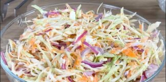 Salada de Repolho, uma opção refrescante e saborosa para acompanhar diversos pratos Salada de Repolho, uma opção refrescante e saborosa para acompanhar diversos pratos.