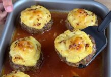 Almôndegas Assadas com Batatas: Um Jantar Completo e Delicioso