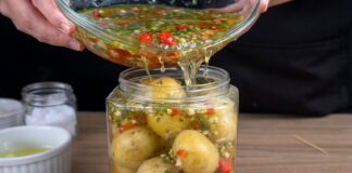 Gewürzte eingelegte Kartoffeln
