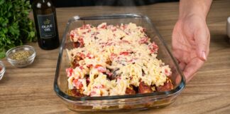 Gebackene Wurst und Kartoffeln
