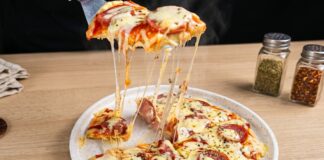 Pizza de pepperoni al microondas
