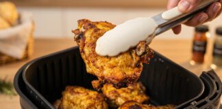 Muslos de pollo cremosos en la freidora de aire