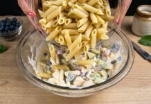 Salada Fria de Macarrão com Frutas