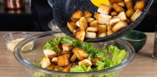 Marullu, Pastırmalı ve Kremalı Soslu Çıtır Ekmek Salatası