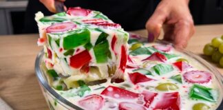 Gélatine fraîche aux fruits et à la crème